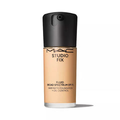 M·A·C Studio Fix Fluid SPF 15 24HR Matte Foundation in the shade NC15 (30ml)