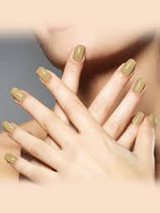 LAKME GLTRT CLT NAIL PAINT 6ML DUSTY GOLD