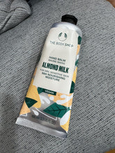 THE BODY SHOP SHEA AND SAFFRON HAND BALM 30ML