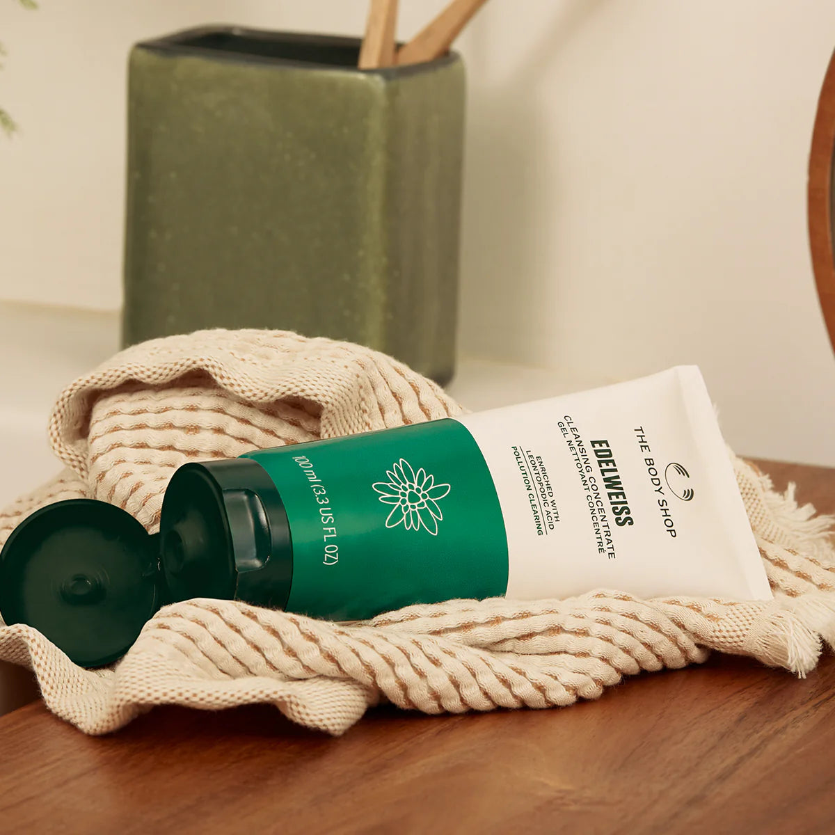 THE BODY SHOP EDELWESS CLEANSING CONCECENTRE POLLUTION CLEAR 100 ml - Kunchals