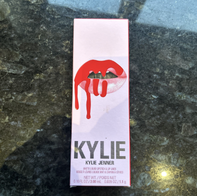 KYLIE JENNER MATTE LIQUID LIPSTICK & LIP LINER 1.1G 400 BOSS