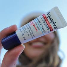 AQUAPHOR REPAIRS AND PROTECTS SUNSCREEN LIP PROTECTANT SPF30 10ML