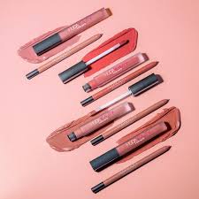 Huda Beauty Matte Liquid Lipstick (First Class) - 4.2 mL