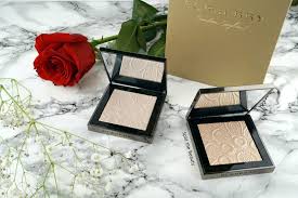 Burberry  Fresh Glow Highlighter – Pink Pearl No.03