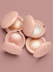 RARE BEAUTY POSITIVE LIGHT SILKY TOUCH HIGHLIGHTER - ENLIGHTEN- 2.8G