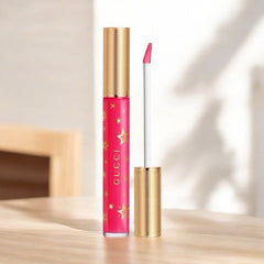 Gucci Gloss à Lèvres Plumping Lip Gloss – 414 'Virginia Fuchsia' (6.5ml)