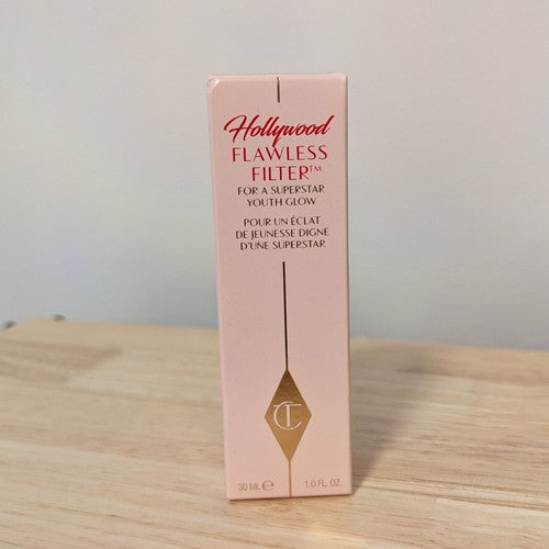 Charlotte Tilbury Hollywood Flawless Filter in the shade 2.5 Fair/Pale (30ml / 1.0 fl oz)