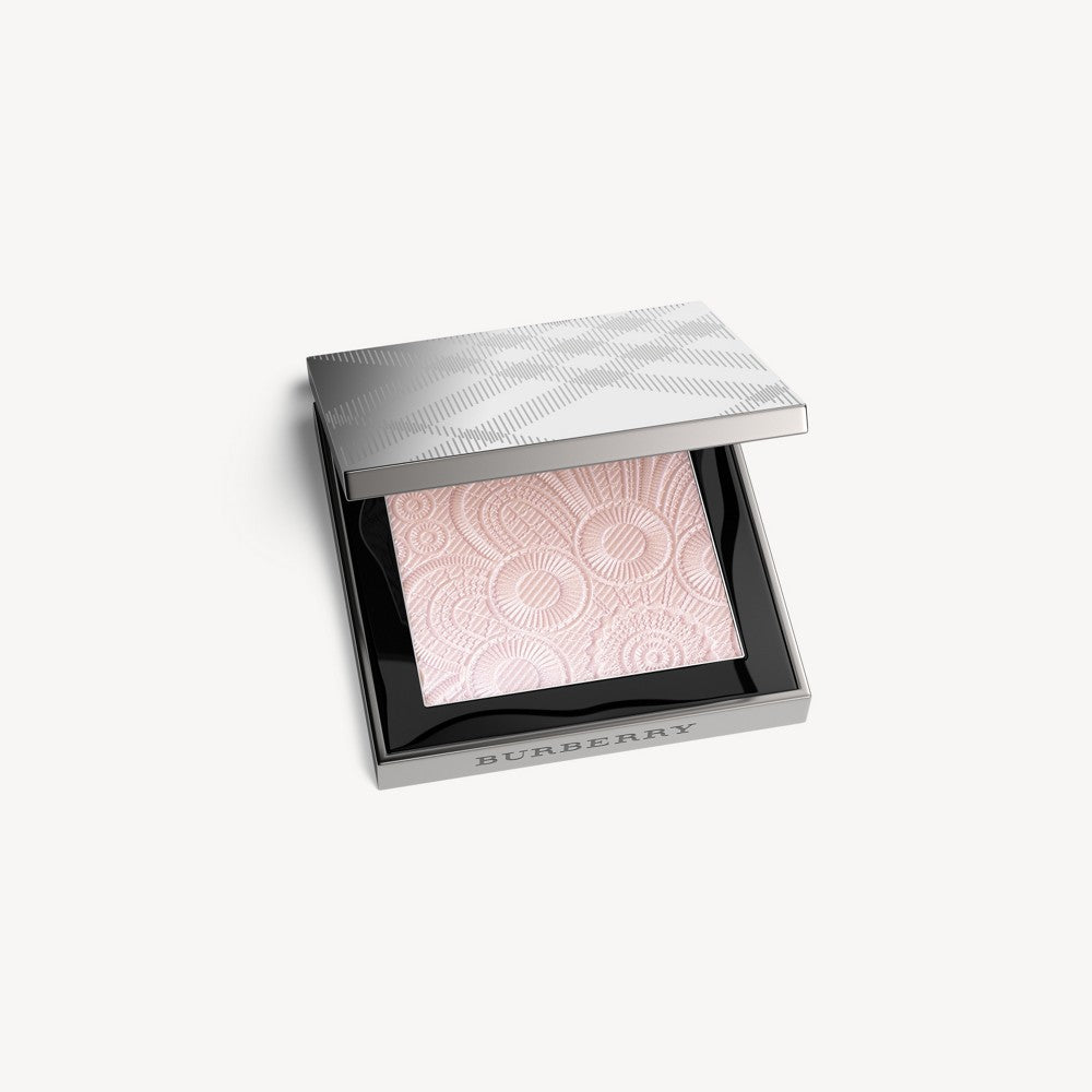 Burberry  Fresh Glow Highlighter – Pink Pearl No.03